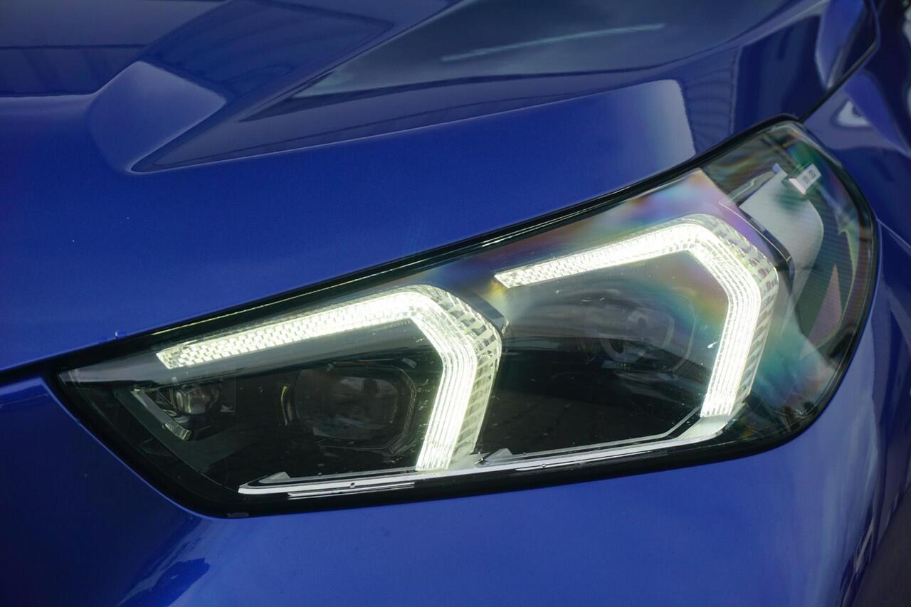 BMW X1 sDrive18i M Sportpakket 19'' / Panoramadak / Trekhaak / Driving Assistant Professional / Head-Up Display