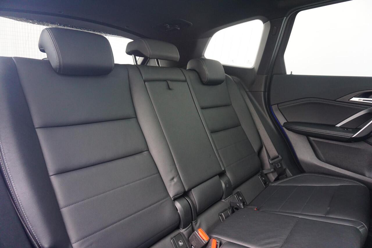 BMW X1 sDrive18i M Sportpakket 19'' / Panoramadak / Trekhaak / Driving Assistant Professional / Head-Up Display