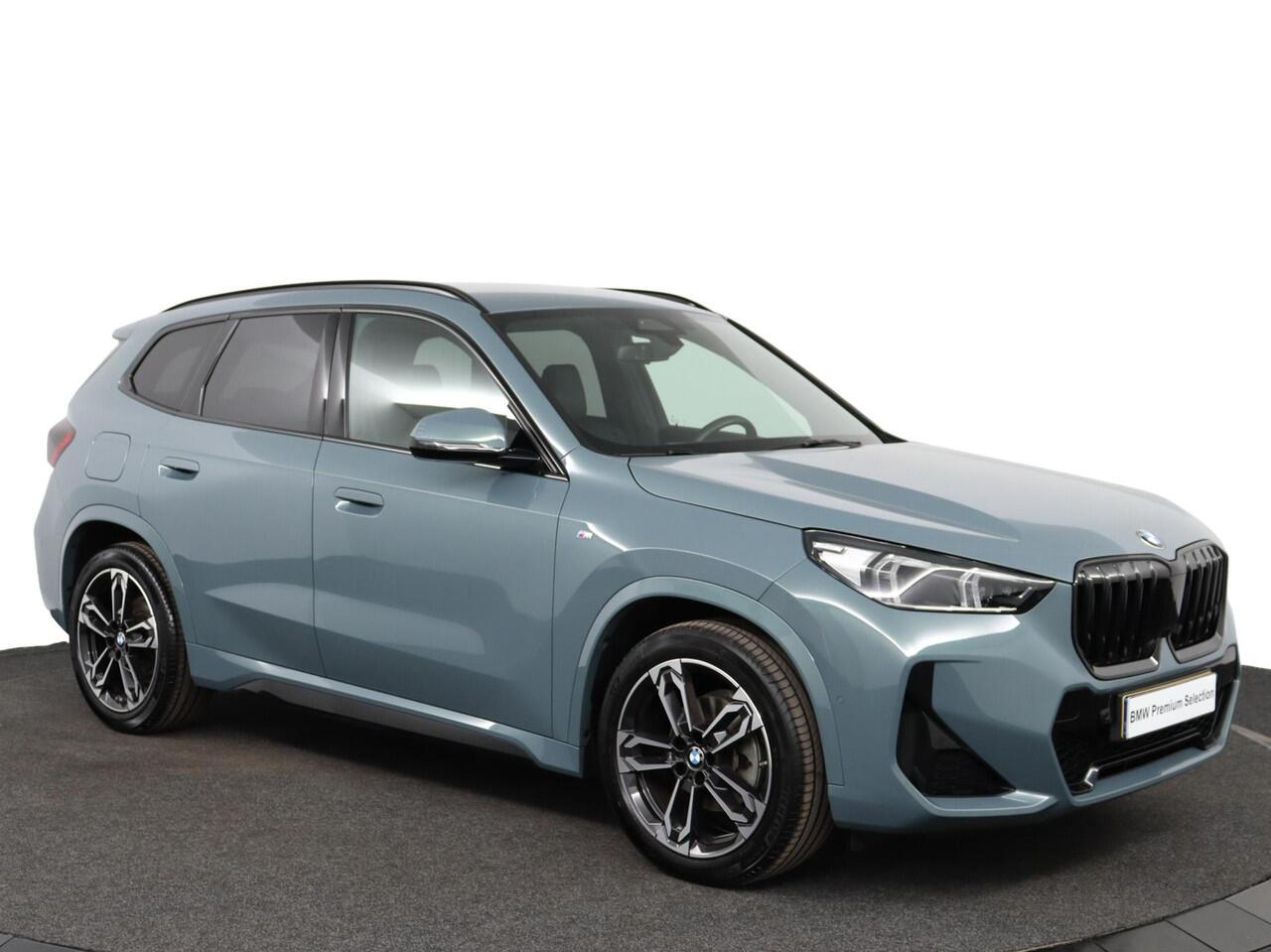BMW X1 sDrive18i M-Sportpakket | Trekhaak | M Adaptief onderstel | Adaptieve LED koplampen | Comfort Access | Verwarmde voorstoelen