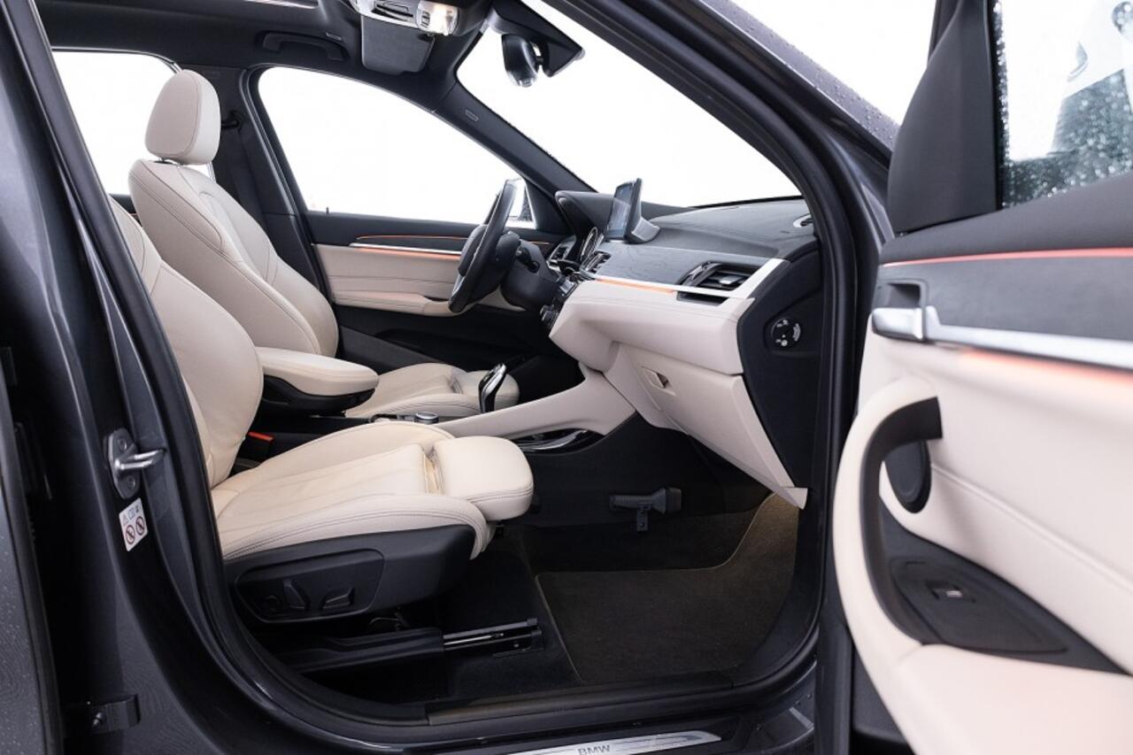 BMW X1 sDrive20i Business Edition Plus | PANORAMADAK | LEDER