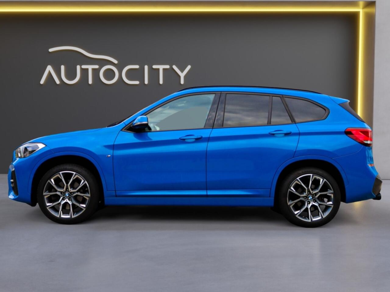 BMW X1 sDrive 20i M Sport Pano l Memory l Trekhaak l VOL OPTIES