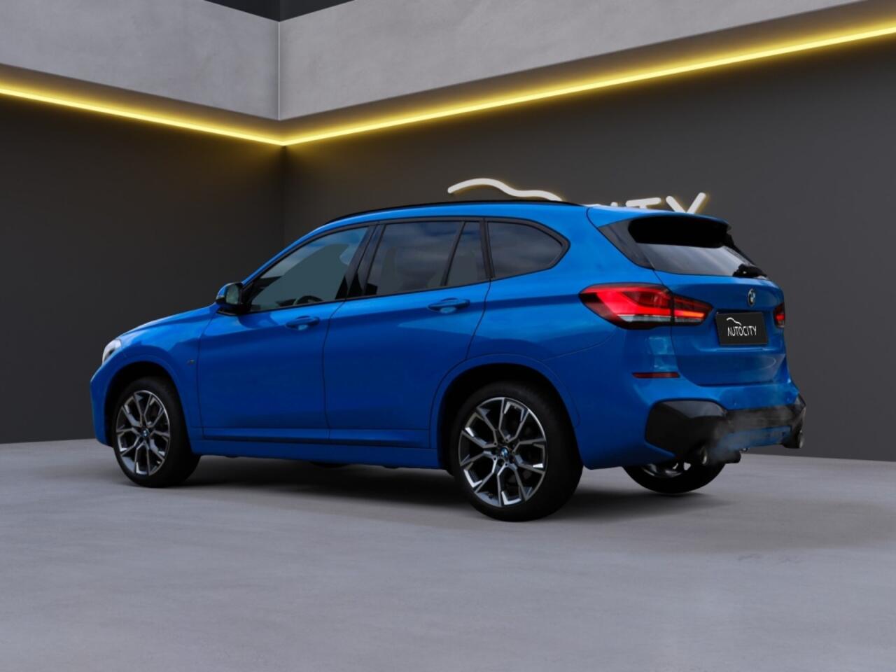 BMW X1 sDrive 20i M Sport Pano l Memory l Trekhaak l VOL OPTIES
