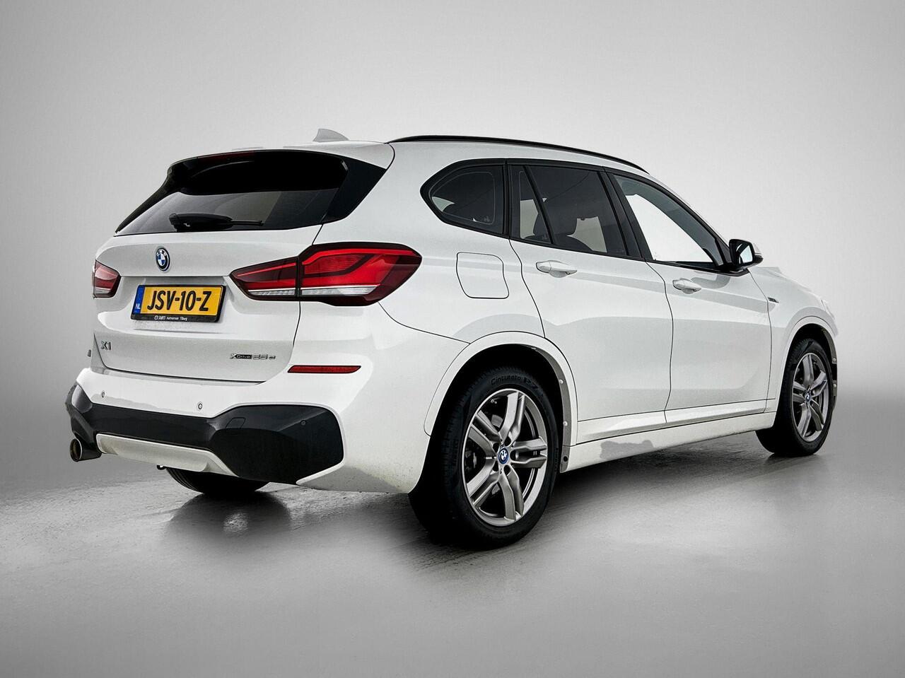 BMW X1 xDrive25e Exe PLUG-In M Sport Shadow TREKHAAK | 1/2 LEER | EL. ACHTERKLEP | 18"LM