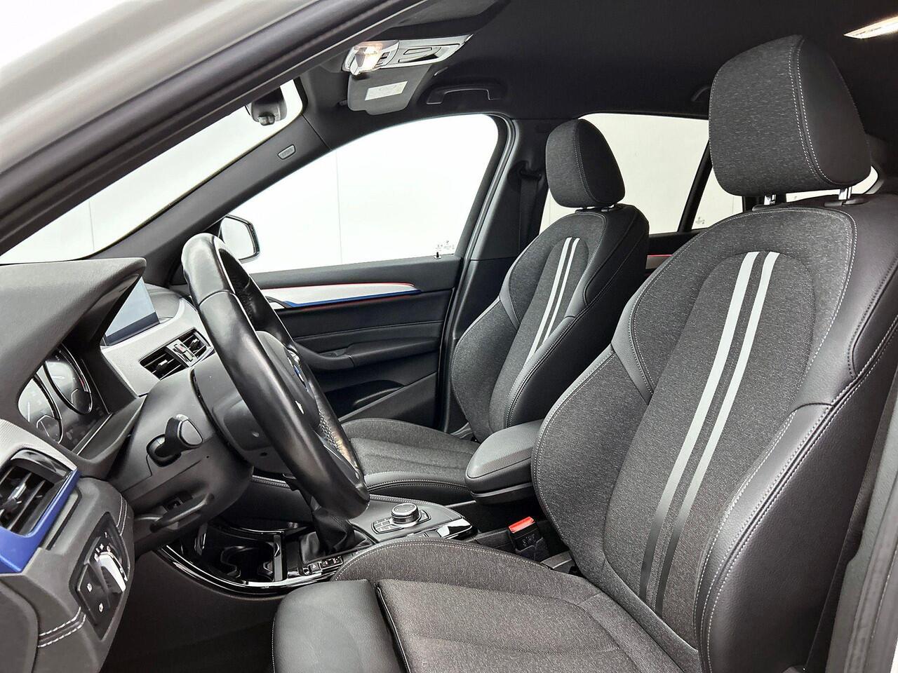 BMW X1 xDrive25e Exe PLUG-In M Sport Shadow TREKHAAK | 1/2 LEER | EL. ACHTERKLEP | 18"LM