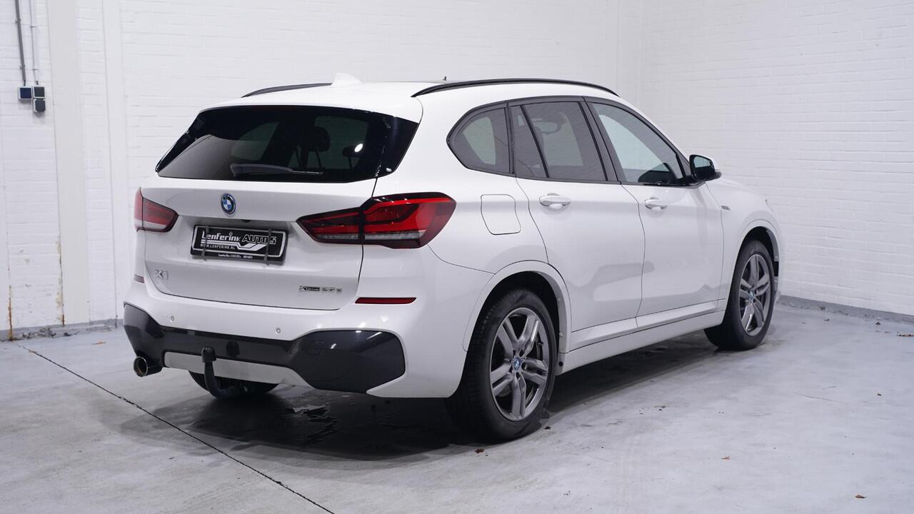 BMW X1 xDrive25e m Sport Panodak Afn. trekhaak Led koplampen Stoel-/stuur verwarming Camera PDC v+a Head up