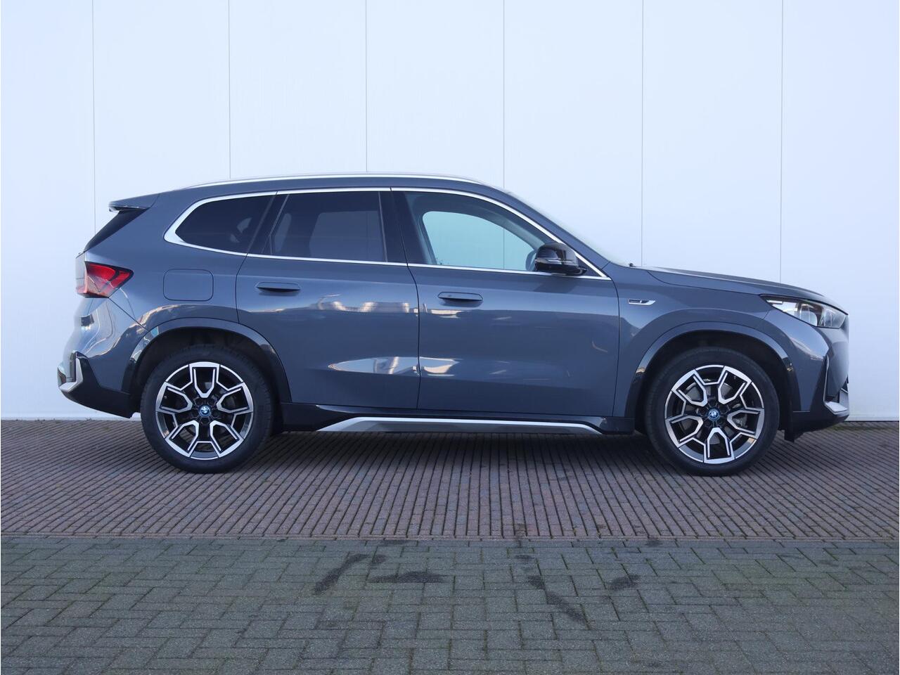 BMW X1 xDrive30e Comfort Access/ Trekhaak/ Panoramadak/ Harman-Kardon/ Head-Up/ Elektrische Stoelen/ Stoelverwarming