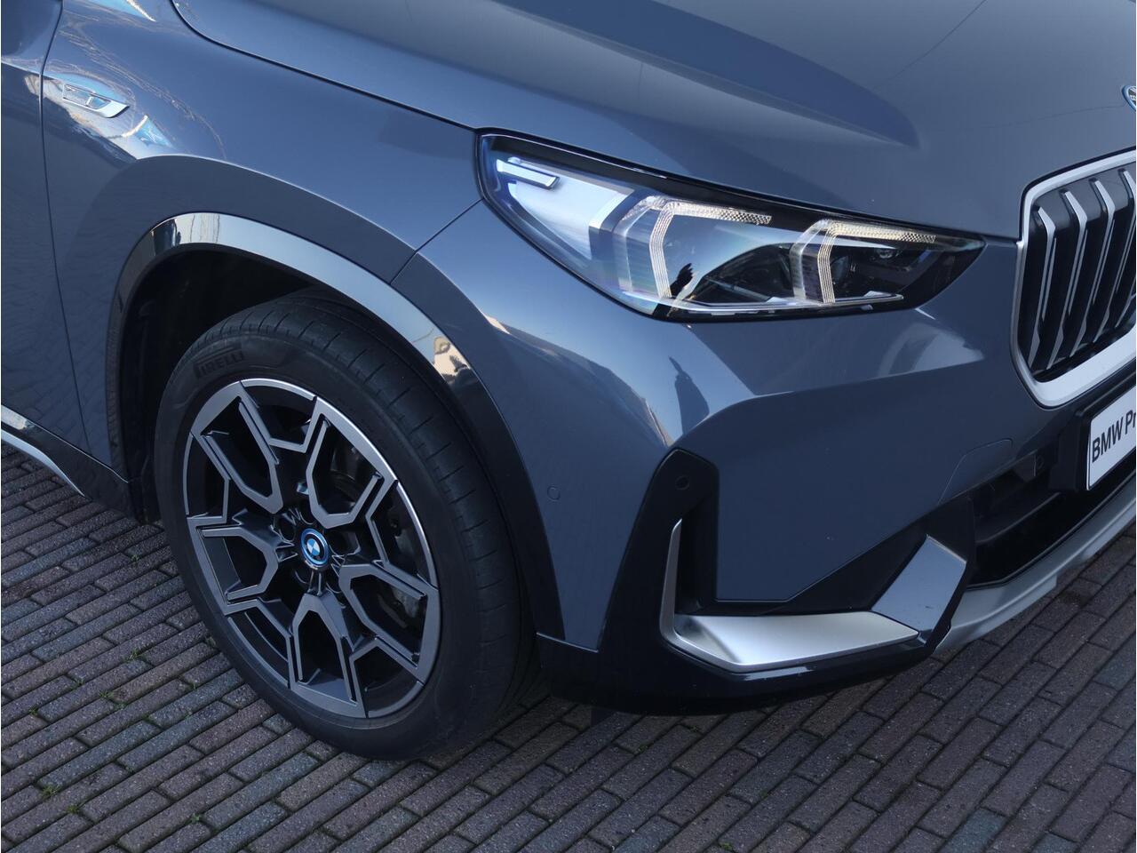 BMW X1 xDrive30e Comfort Access/ Trekhaak/ Panoramadak/ Harman-Kardon/ Head-Up/ Elektrische Stoelen/ Stoelverwarming