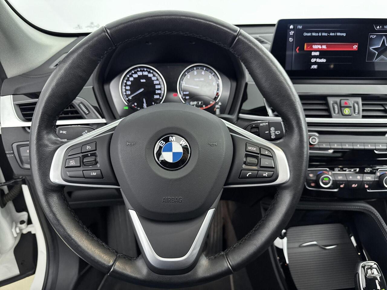BMW X1 sDrive20i Business Edition Plus 178PK | Automaat | Schuif-/Kanteldak | Leder Interieur | Head-Up Display | Stoel- en Stuurverwarming | Apple CarPlay & Android Auto