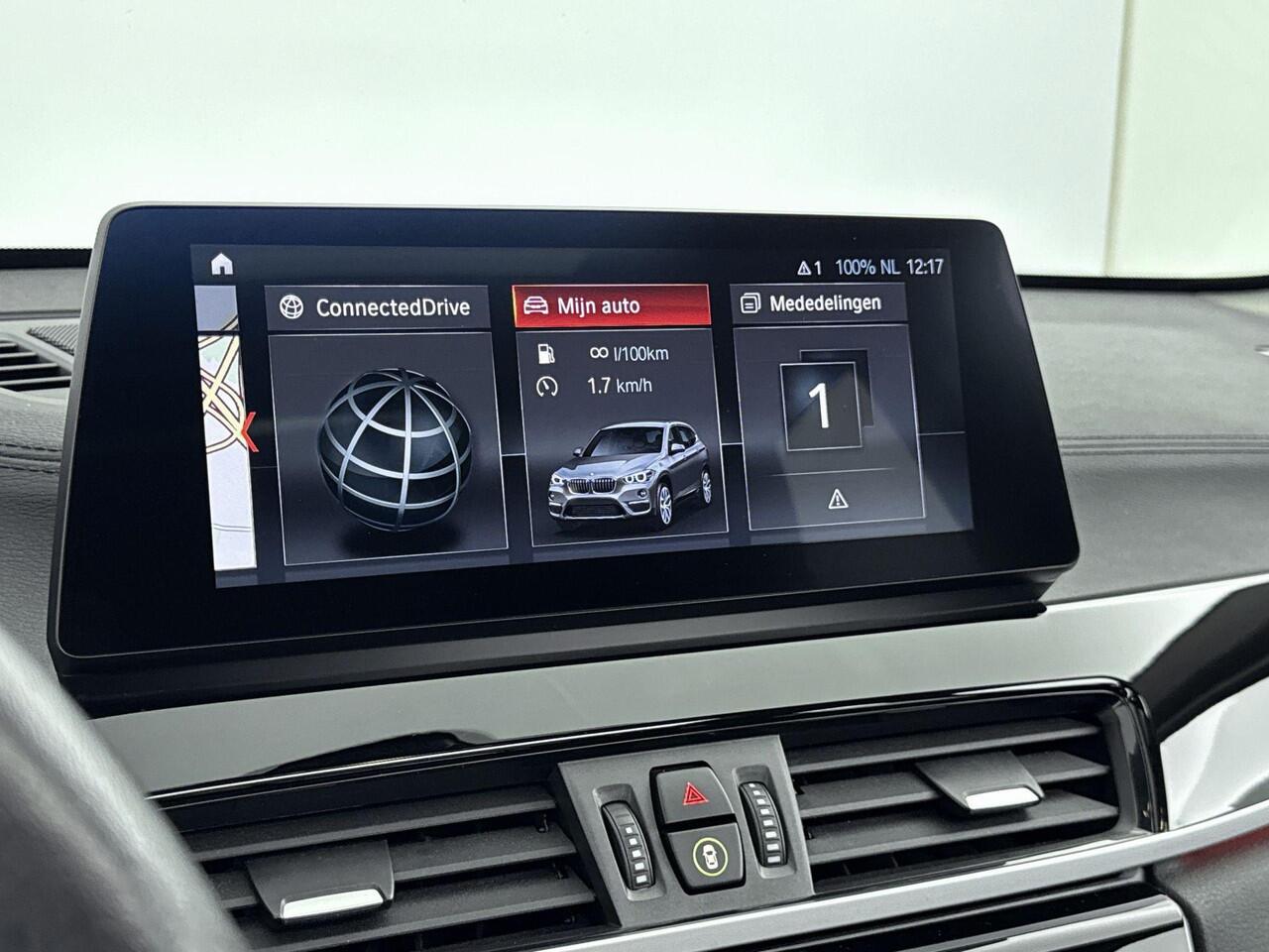 BMW X1 sDrive20i Business Edition Plus 178PK | Automaat | Schuif-/Kanteldak | Leder Interieur | Head-Up Display | Stoel- en Stuurverwarming | Apple CarPlay & Android Auto
