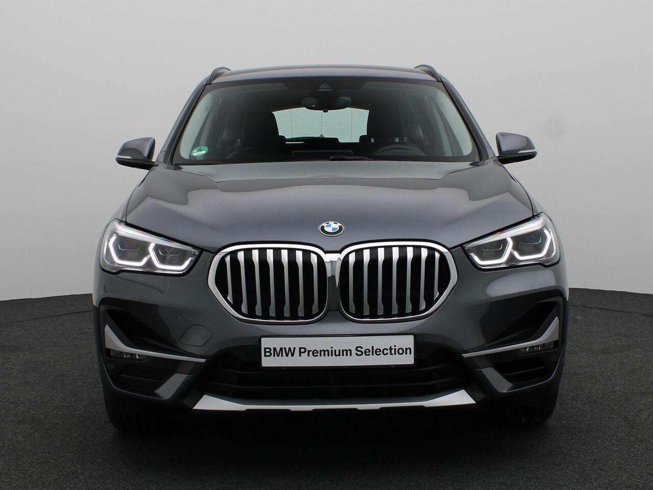BMW X1 sDrive20i High Executive | Parking Pack | Trekhaak | Achteruitrijcamera | Laserlight | Head-Up Display | DAB | HiFi | 18''