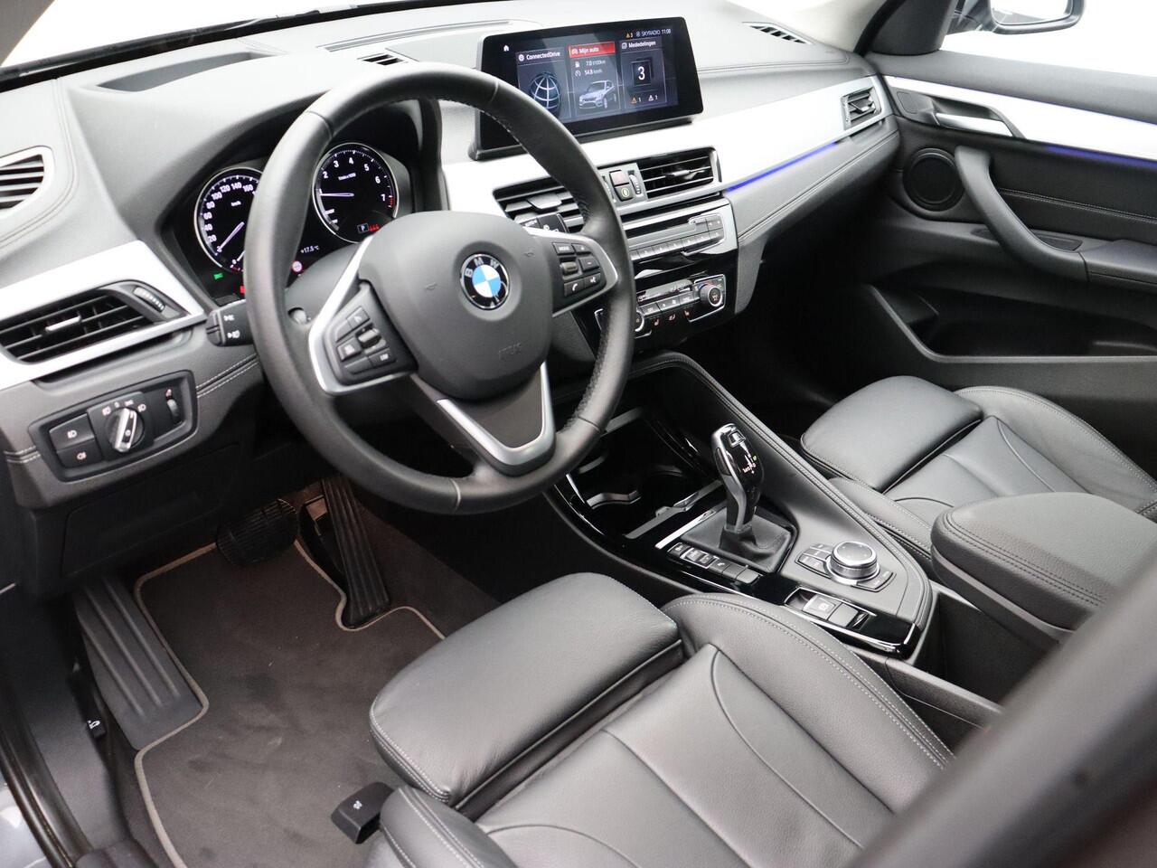 BMW X1 sDrive20i High Executive | Parking Pack | Trekhaak | Achteruitrijcamera | Laserlight | Head-Up Display | DAB | HiFi | 18''