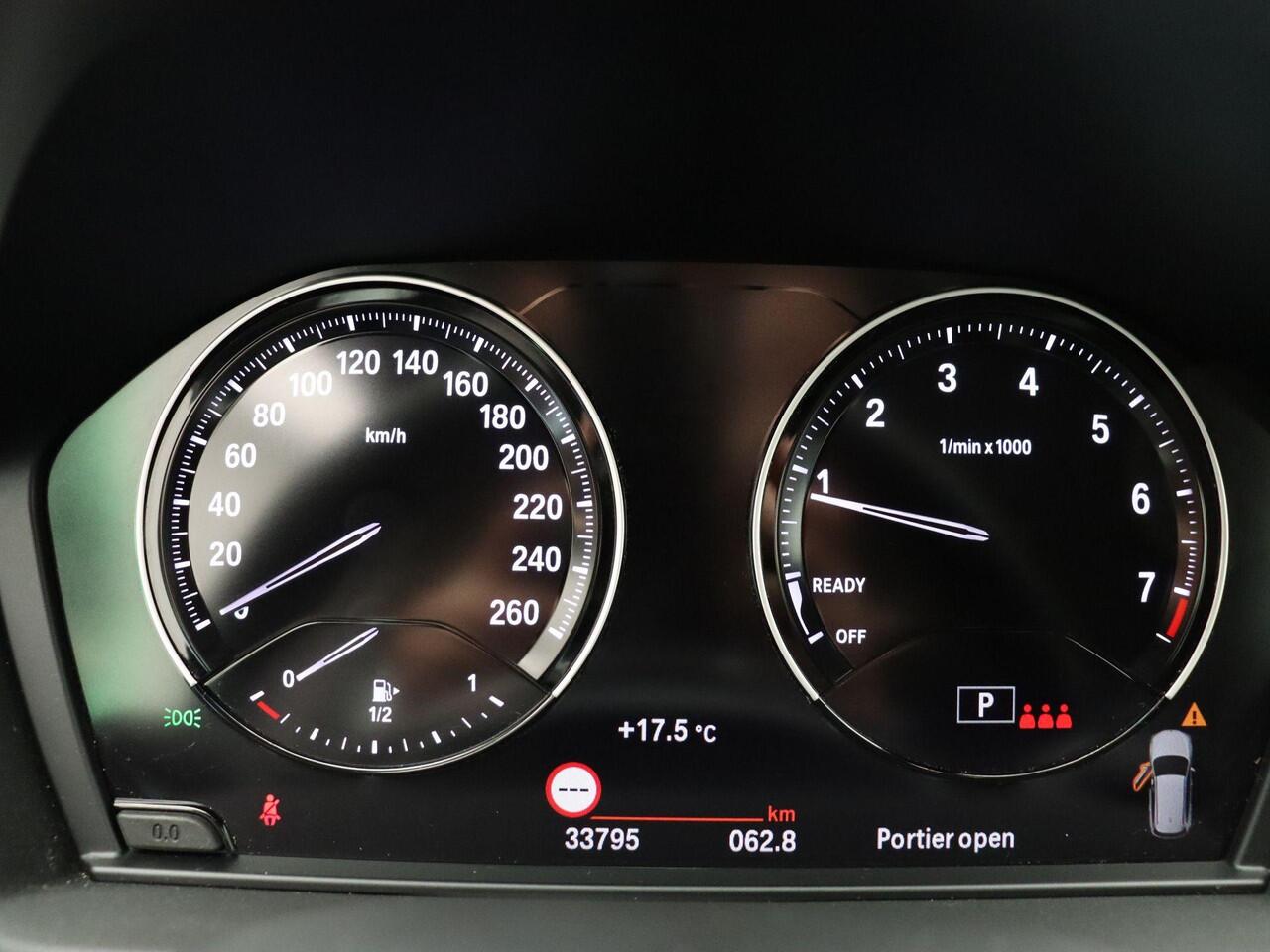 BMW X1 sDrive20i High Executive | Parking Pack | Trekhaak | Achteruitrijcamera | Laserlight | Head-Up Display | DAB | HiFi | 18''