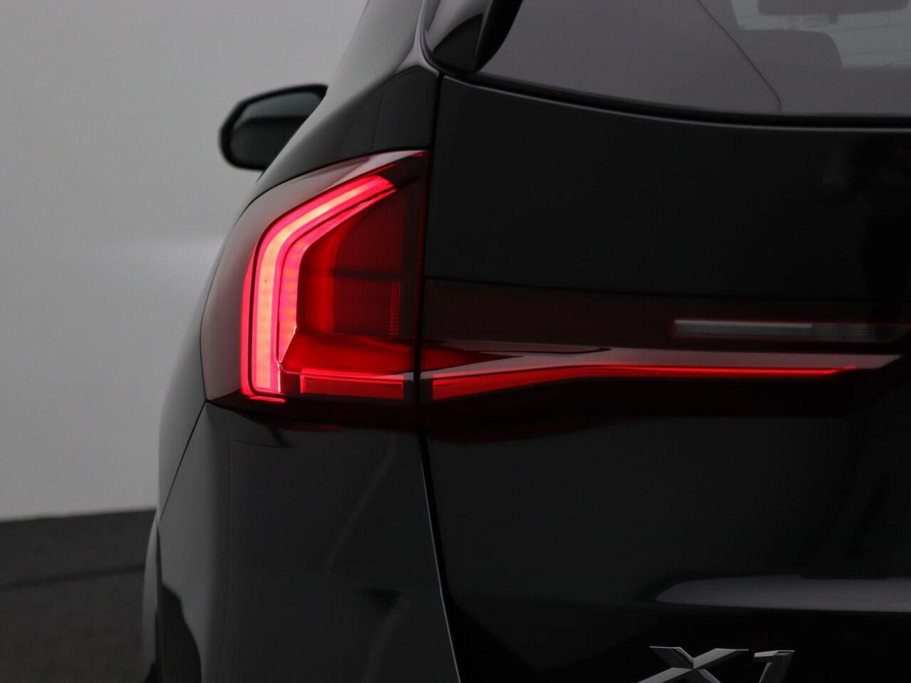 BMW X1 xDrive30e M Sportpakket | Achteruitrijcamera | Extra Getint Glas Achter | 19''