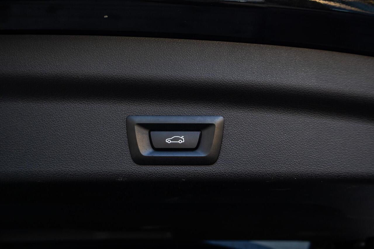 BMW X1 xDrive25e FACELIFT | Vol Leder | Dealer OH | LED | Metallic