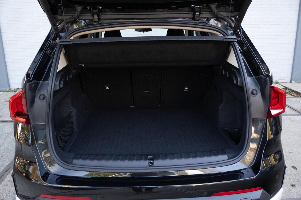 BMW X1 xDrive25e FACELIFT | Vol Leder | Dealer OH | LED | Metallic