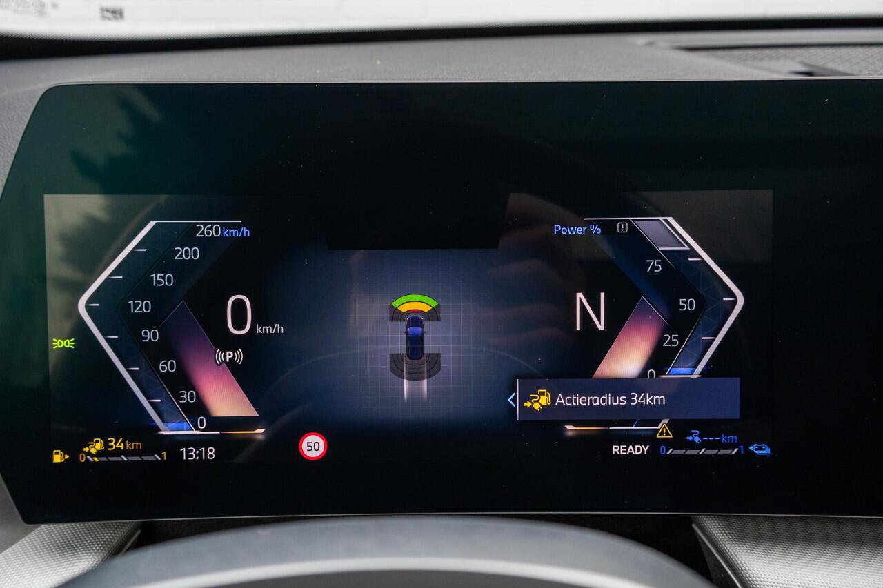 BMW X1 xDrive25e Pano | 18" | Sportstoelen | Ele. klep | LED |