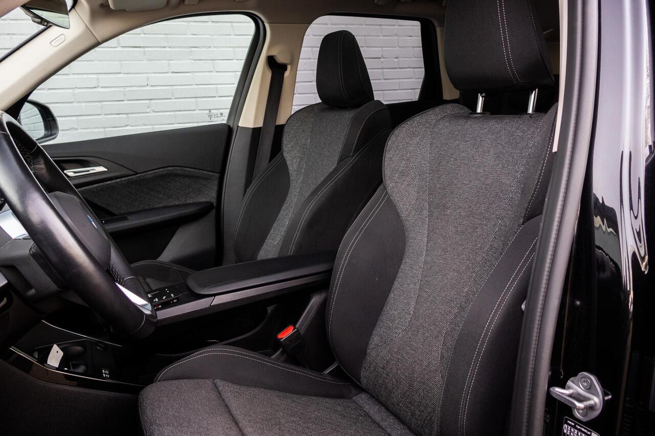 BMW X1 xDrive25e Pano | 18" | Sportstoelen | Ele. klep | LED |