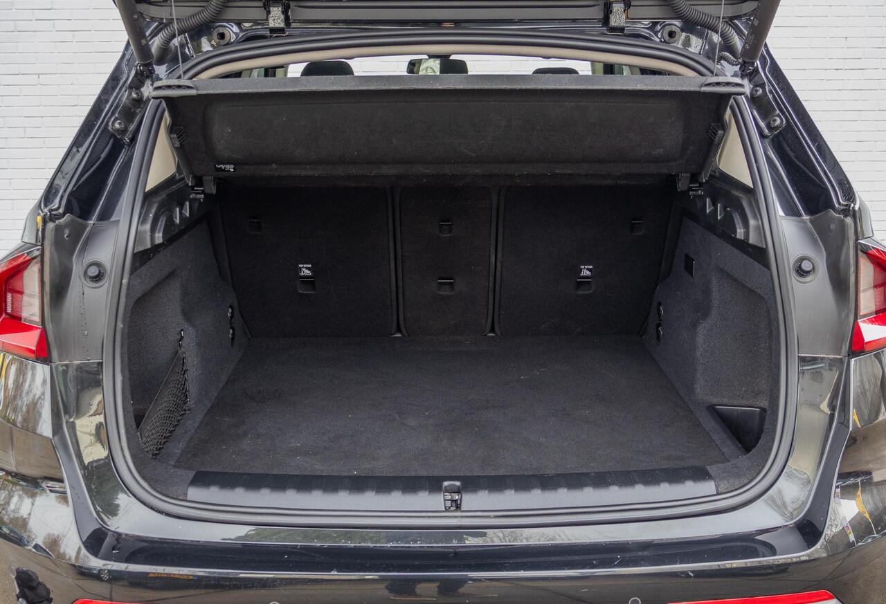 BMW X1 xDrive25e Pano | 18" | Sportstoelen | Ele. klep | LED |