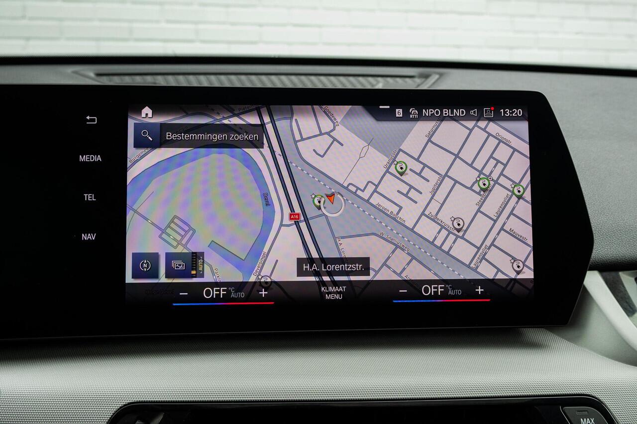 BMW X1 xDrive25e Pano | 18" | Sportstoelen | Ele. klep | LED |