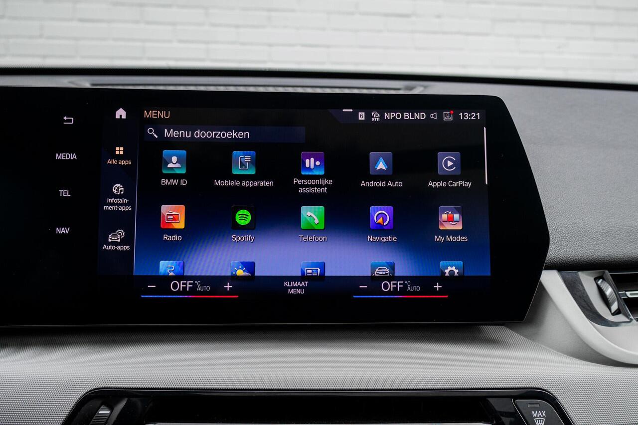 BMW X1 xDrive25e Pano | 18" | Sportstoelen | Ele. klep | LED |