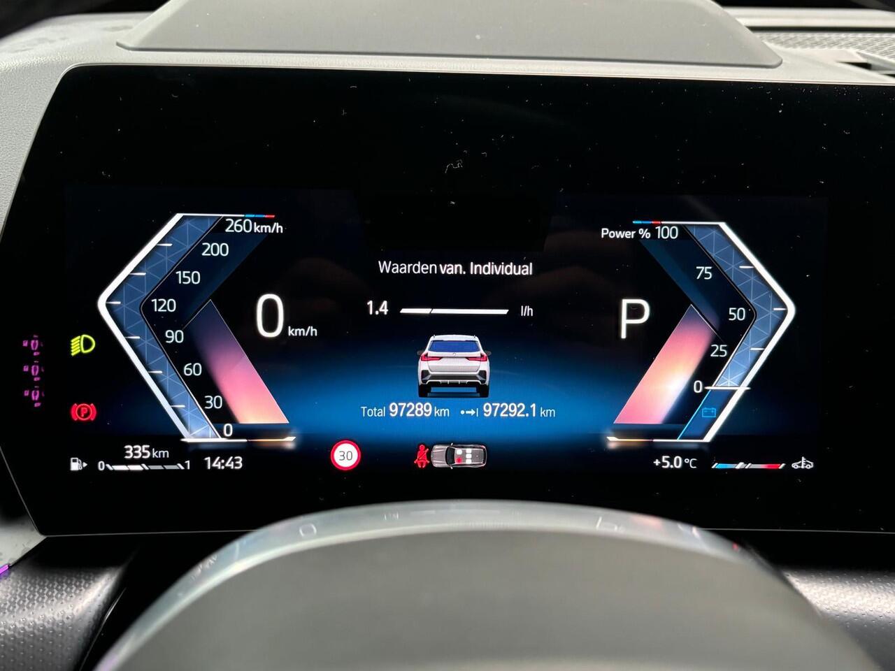 BMW X1 xDrive23i | M-Sport | Driving Assistant Pro | Panoramadak | Shadow Line | NL auto | BTW |