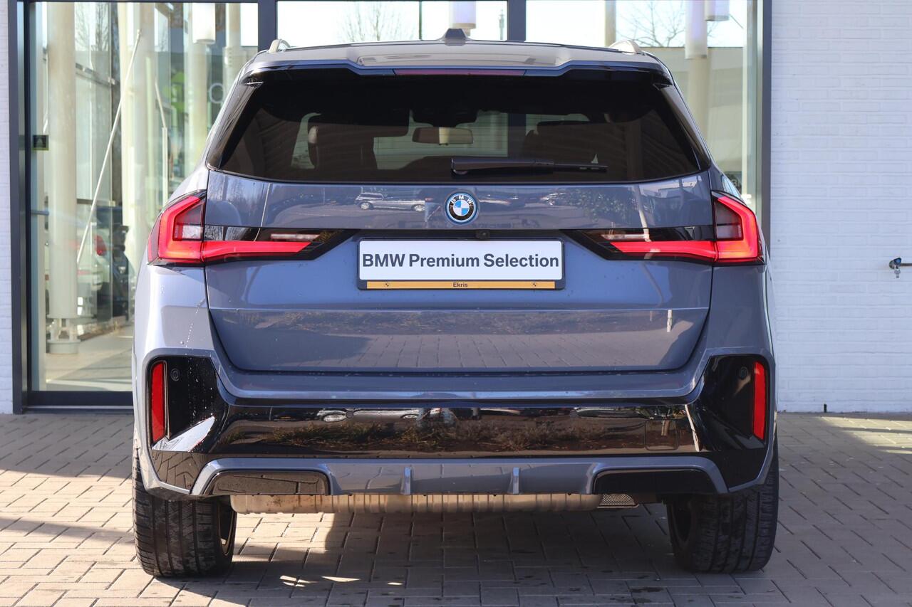 BMW X1 xDrive30e M sport | Innovation Pack | HUD | Comfort Pack | 20'' velgen