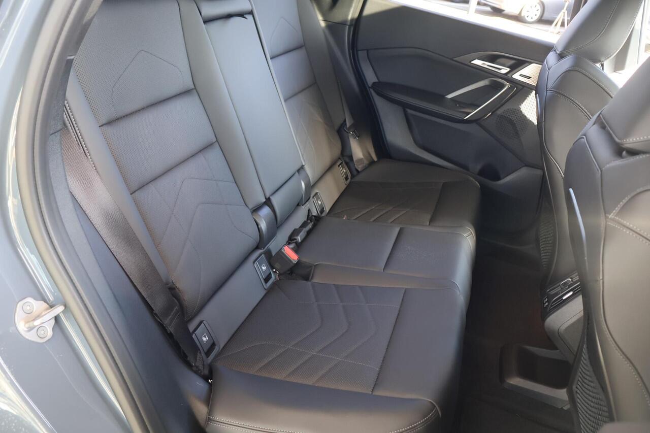 BMW X1 xDrive30e M sport | Innovation Pack | HUD | Comfort Pack | 20'' velgen