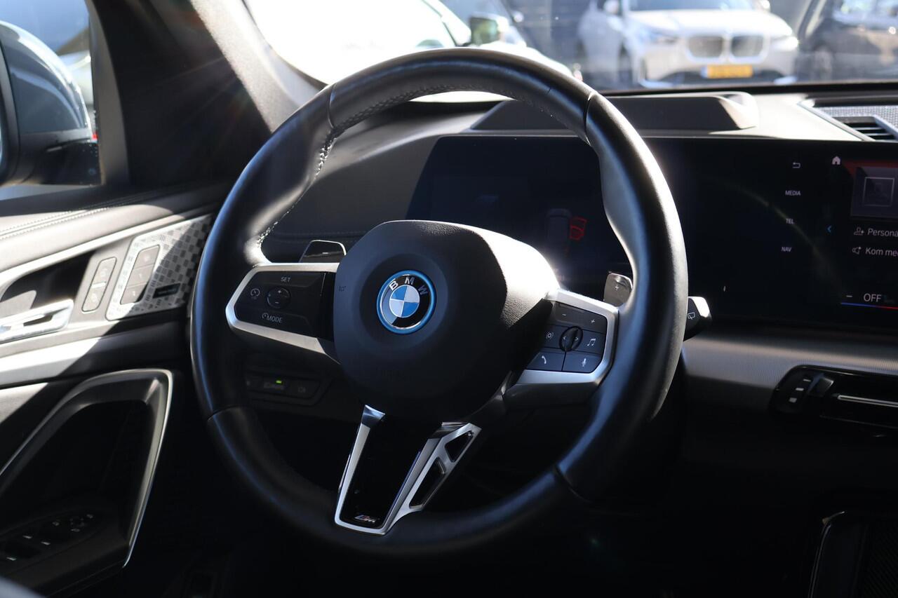 BMW X1 xDrive30e M sport | Innovation Pack | HUD | Comfort Pack | 20'' velgen