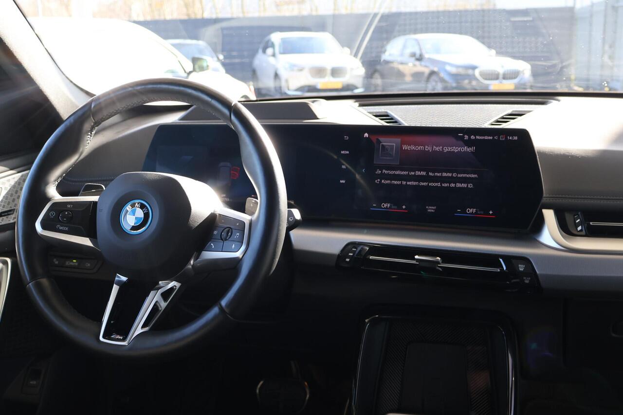 BMW X1 xDrive30e M sport | Innovation Pack | HUD | Comfort Pack | 20'' velgen