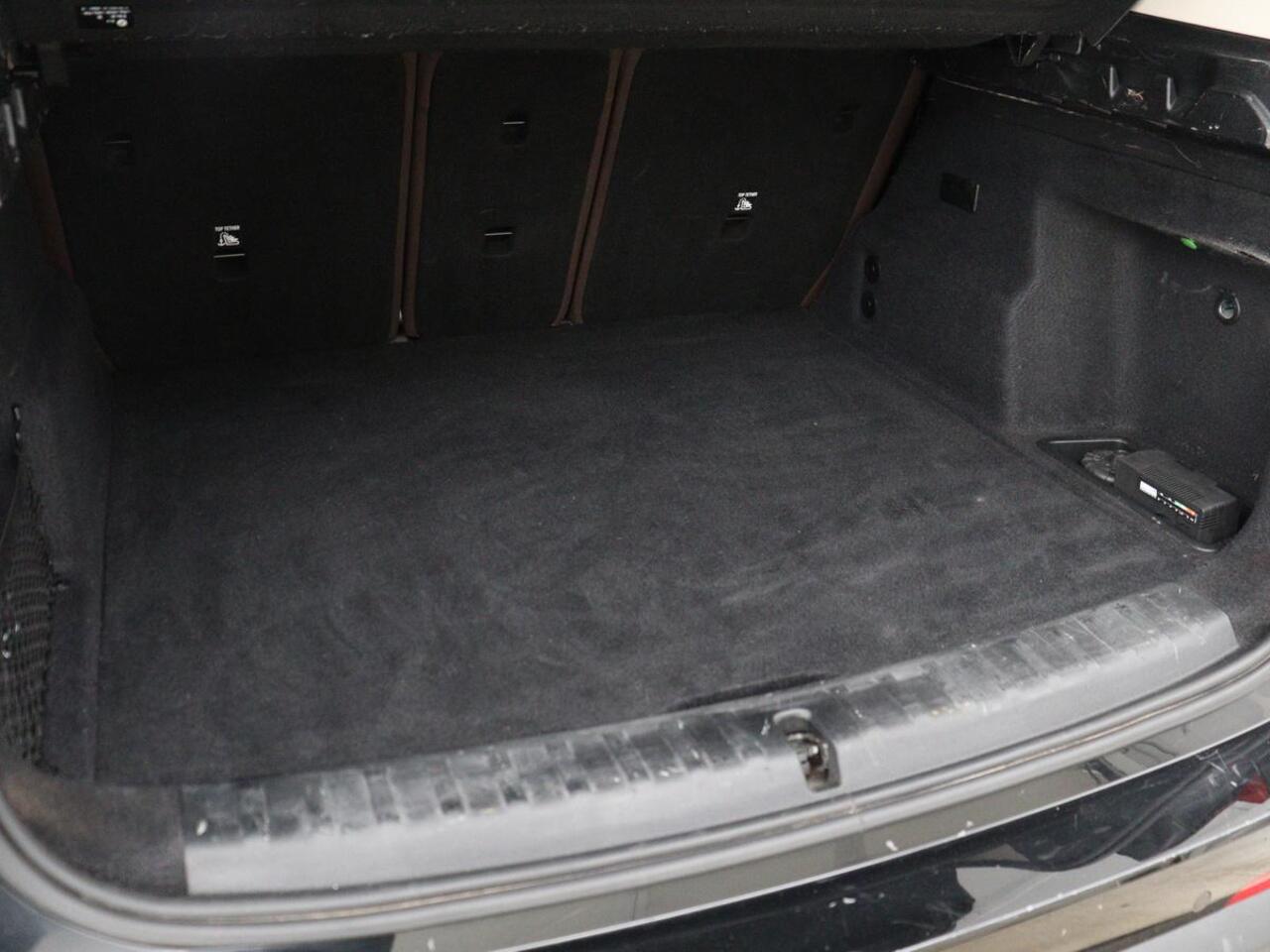 BMW X1 xDrive25e | Leder | Sportstoelen | Carplay | Adaptief LED | Keyless | Camera | Park Assist | Live Cockpit | Climate control | Navigatie | PHEV | Plug In | SOH 92%