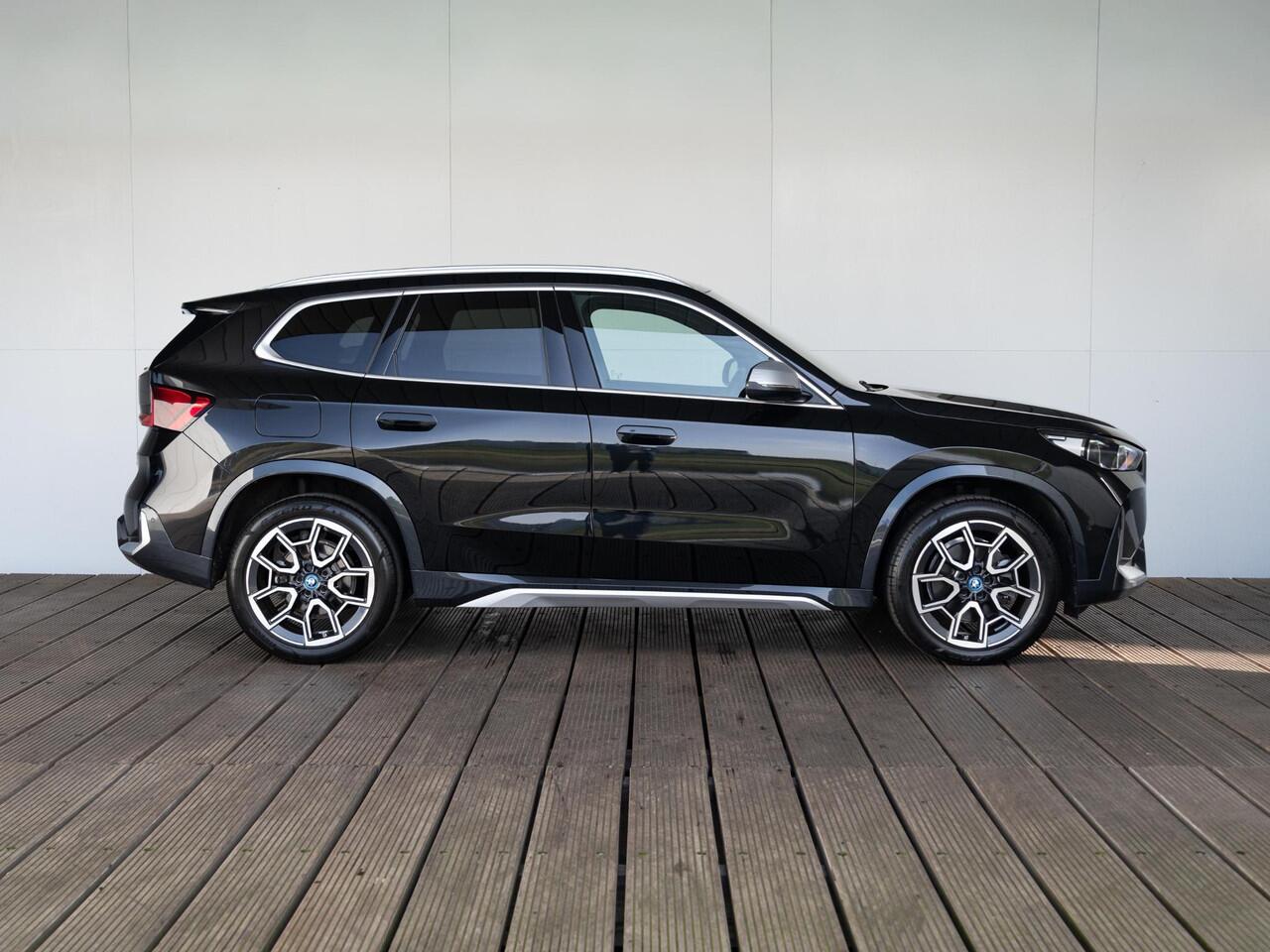BMW X1 xDrive25e | X-Line | Comfort Pack | Premium Pack | Comfort Access | Achteruitrijcamera | Harman-Kardon | PDC | Trekhaak | Lentevoordeel