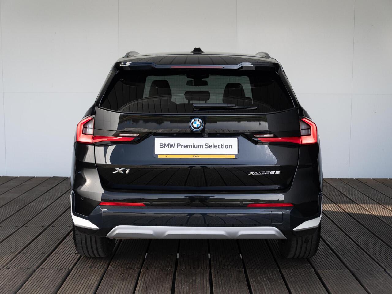 BMW X1 xDrive25e | X-Line | Comfort Pack | Premium Pack | Comfort Access | Achteruitrijcamera | Harman-Kardon | PDC | Trekhaak | Lentevoordeel
