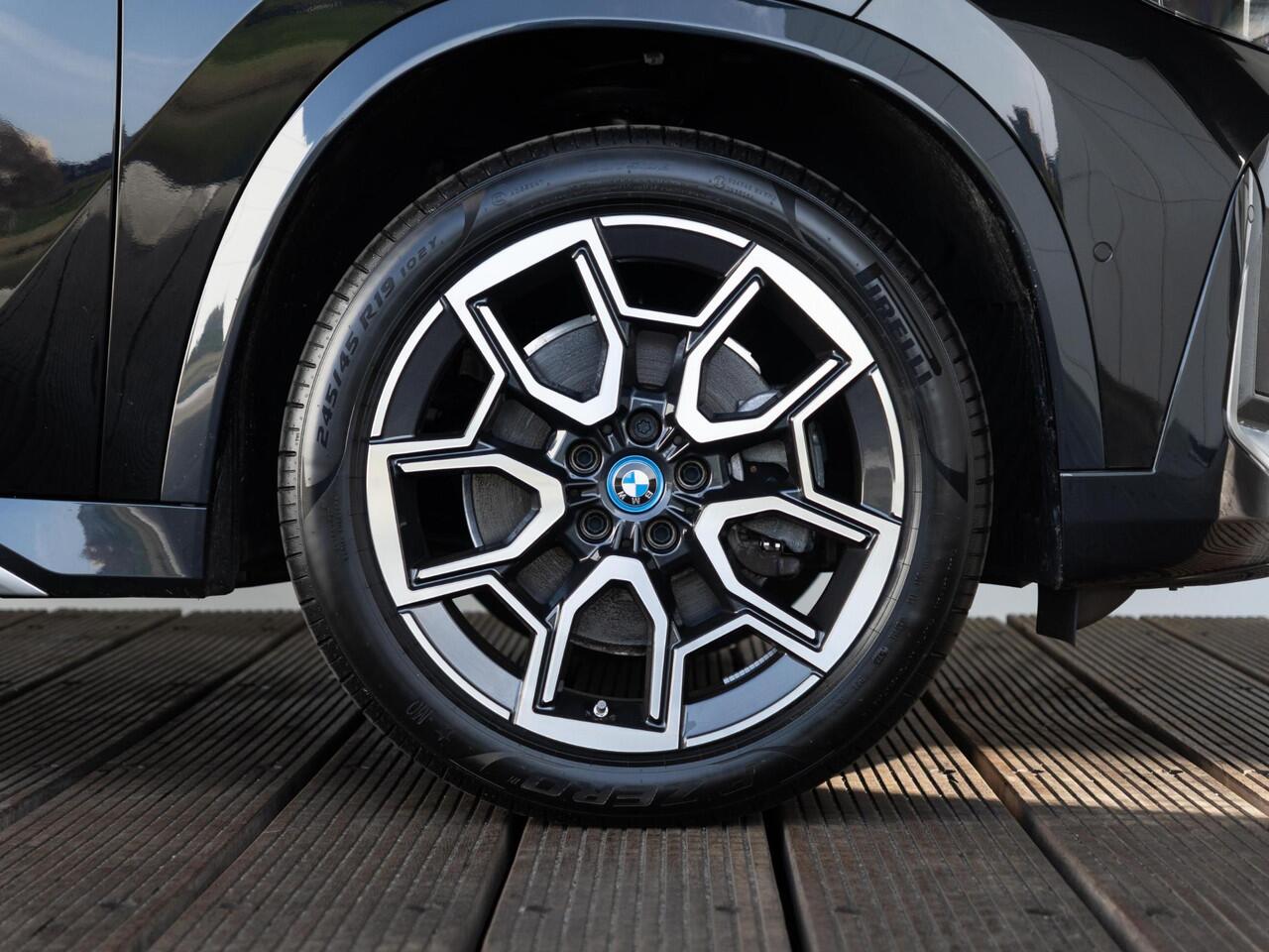 BMW X1 xDrive25e | X-Line | Comfort Pack | Premium Pack | Comfort Access | Achteruitrijcamera | Harman-Kardon | PDC | Trekhaak | Lentevoordeel