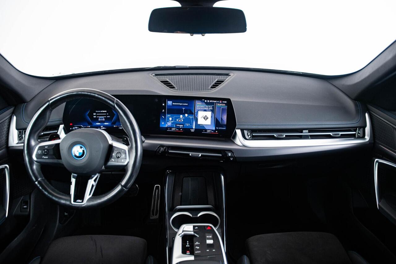 BMW X1 xDrive25e M Sport - Driving Assistant plus - Premium Pack - Sportstoelen - Elektrisch verwarmde voorstoelen -