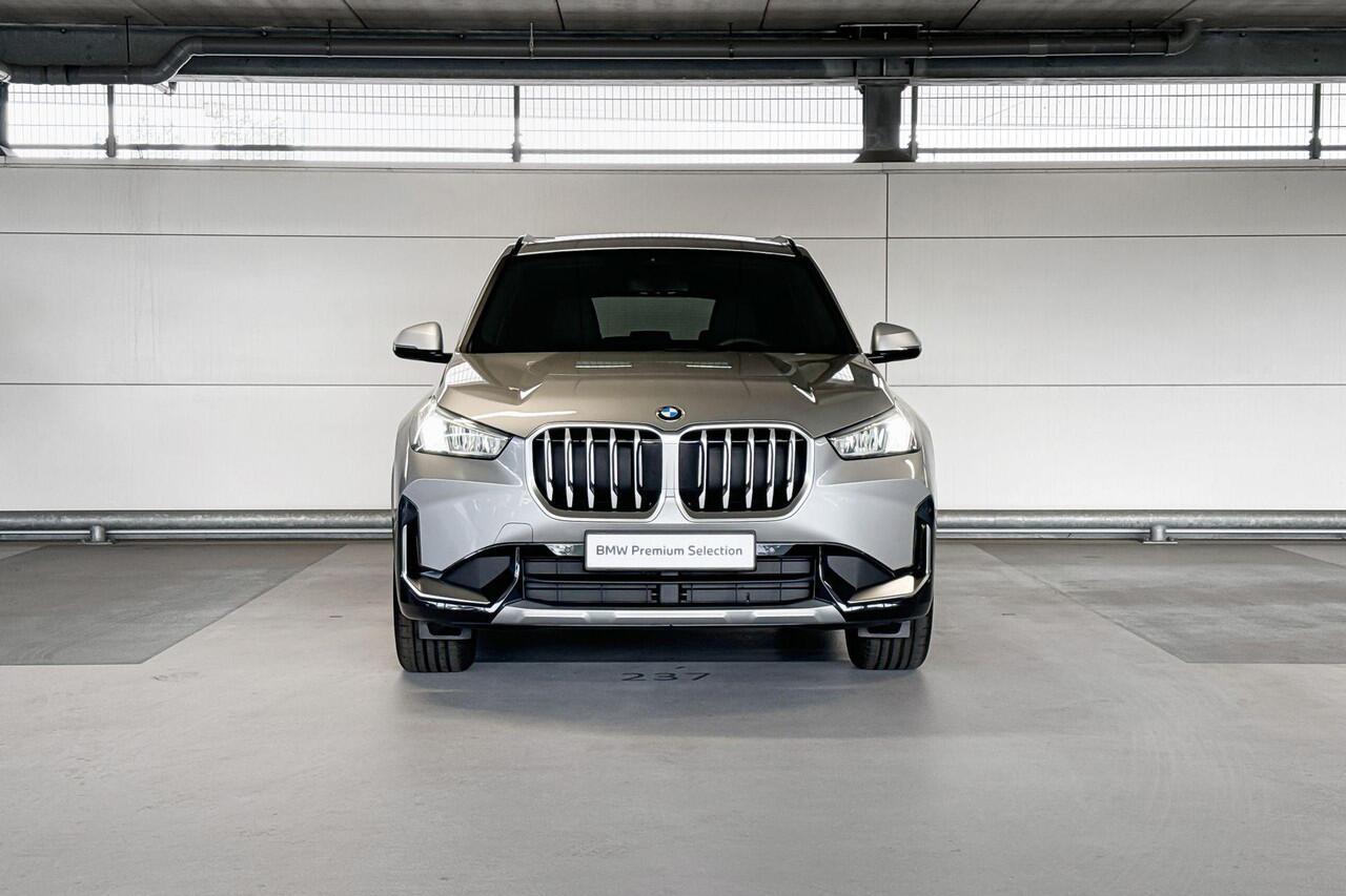 BMW X1 sDrive18i | xLine | Glazen panoramadak