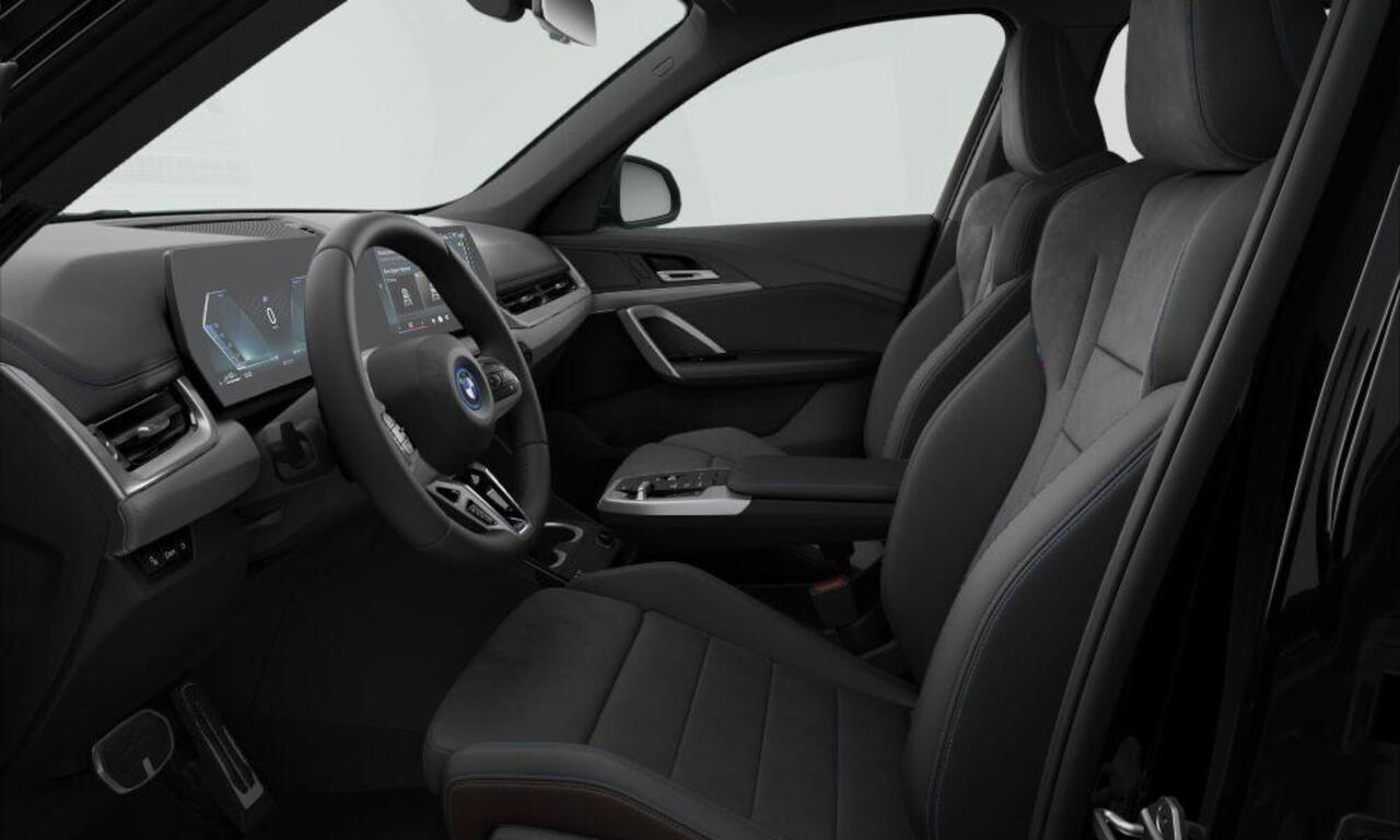 BMW X1 xDrive30e M Sport - Sportstoelen - Elektrisch verwarmde stoelen - Driving Assistant Plus - Automatisch dimmende binnen/buitenspiegel - Comfort Access - Grootlichtassistent - Dashboard Luxury - M Sportstuurwiel -