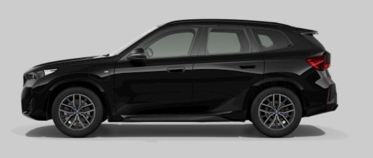 BMW X1 xDrive30e M Sport - Sportstoelen - Elektrisch verwarmde stoelen - Driving Assistant Plus - Automatisch dimmende binnen/buitenspiegel - Comfort Access - Grootlichtassistent - Dashboard Luxury - M Sportstuurwiel -