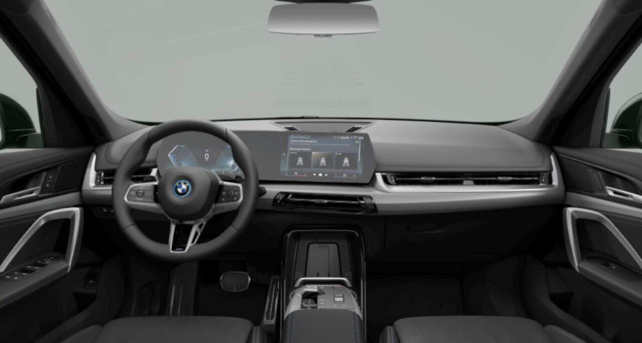 BMW X1 xDrive25e M Sport - Driving Assistant Plus - Elektrisch verwarmde voorstoelen - Sportstoelen - Automatisch dimmende binnen/buitenspiegel - Comfort acces - Grootlichtassistent - Dashboard Luxury - M Sportstuurwiel -