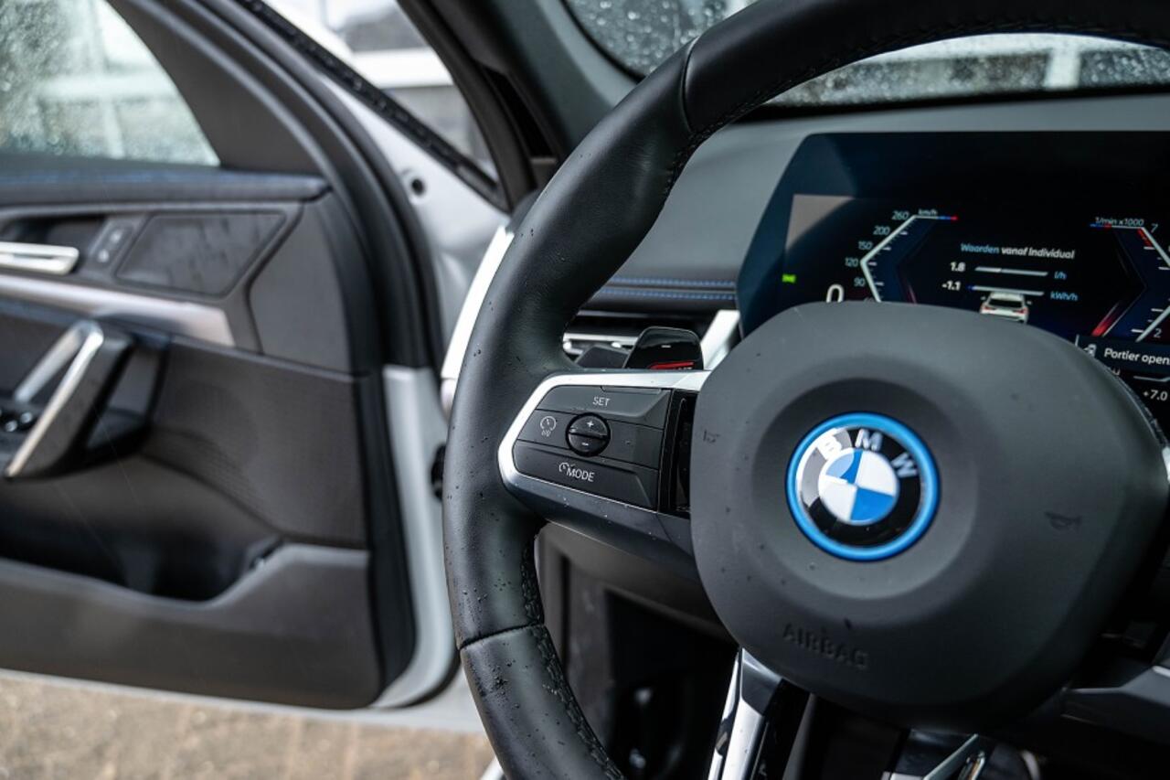 BMW X1 25e xDrive M Sport | Shadow | Driving Ass. Plus | Camera | Adapt. Led | Stoelverwarming | 20' Inch |