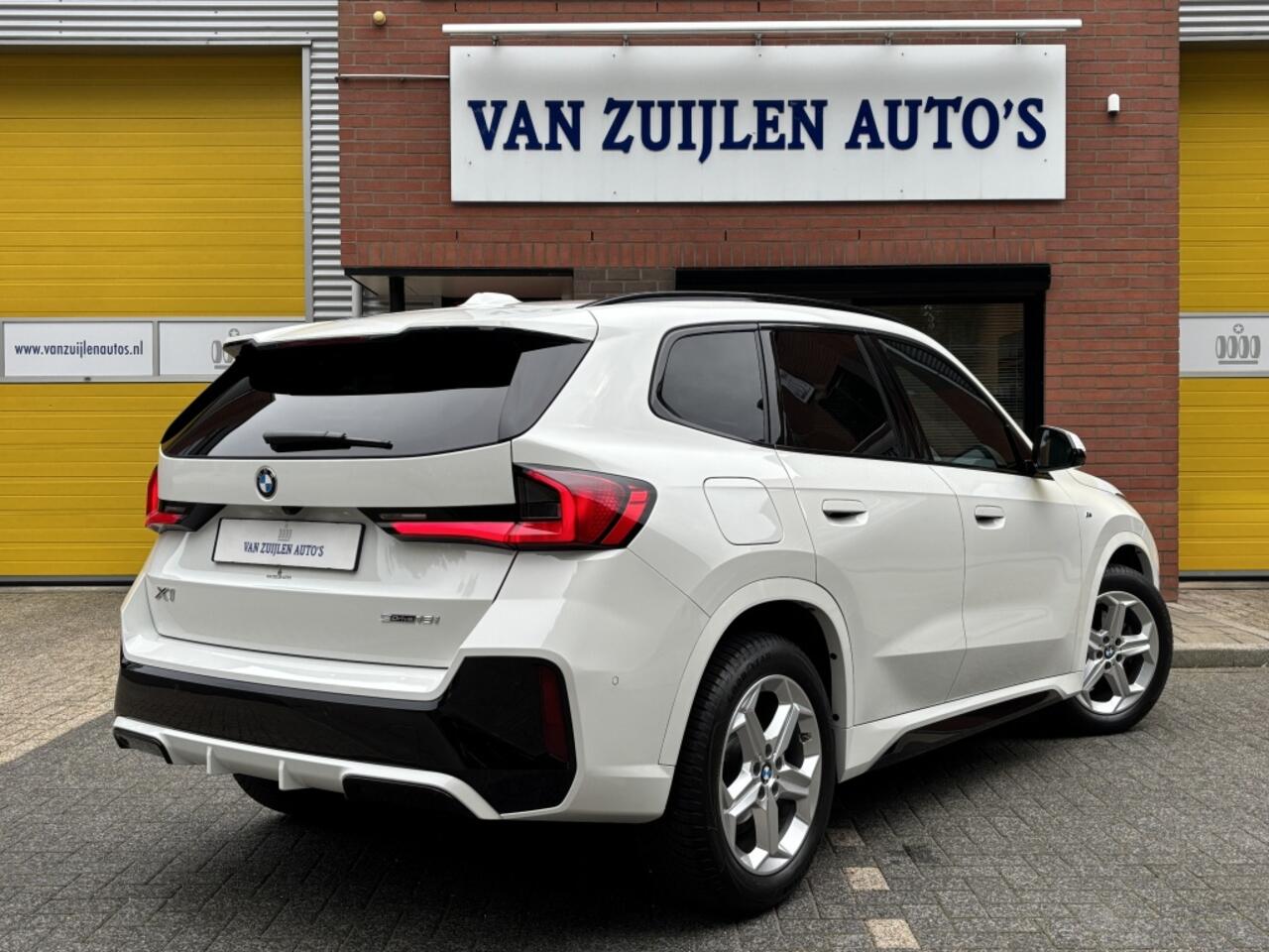 BMW X1 sDrive18i M-Sport Panorama Head-up Keyless HarmanKardon LED