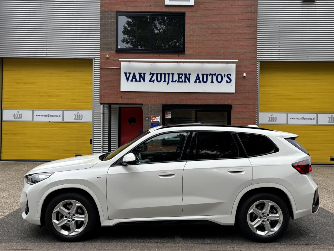 BMW X1 sDrive18i M-Sport Panorama Head-up Keyless HarmanKardon LED