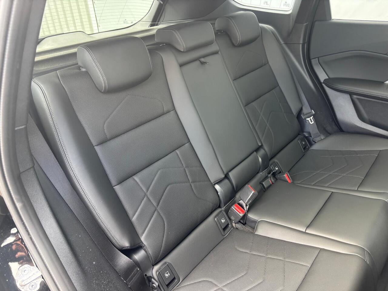 BMW X1 xDrive30e M Sportpakket 20'' / Panoramadak / Head-Up Display / Driving Assistant Plus / Elektrisch verstelbare stoelen