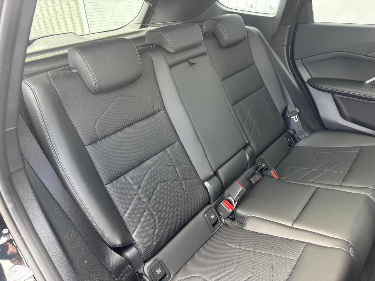 BMW X1 xDrive30e M Sportpakket 20'' / Panoramadak / Head-Up Display / Driving Assistant Plus / Elektrisch verstelbare stoelen