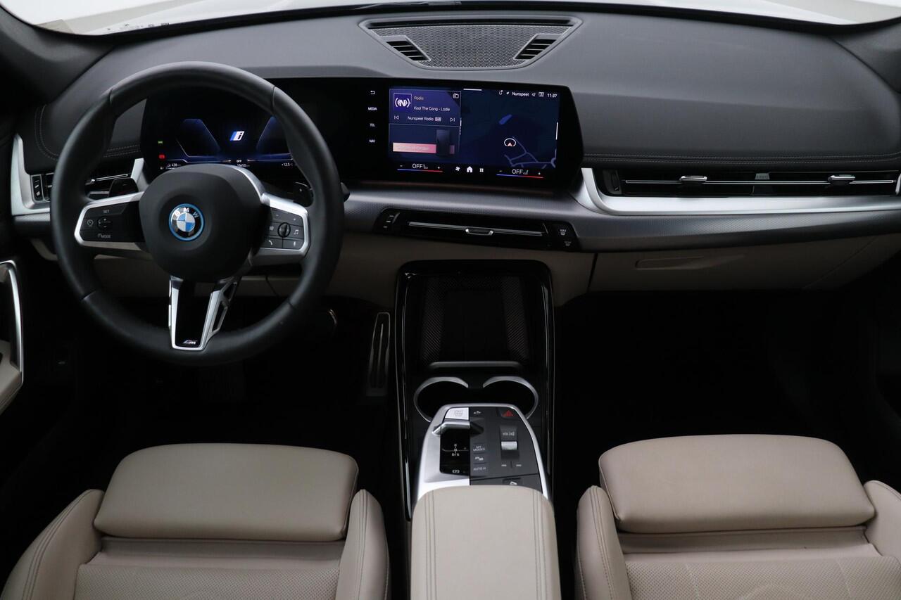 BMW X1 xDrive25e M-Sport | Shadow Line | Camera | Apple Carplay | PDC V+A | Stoelverwarming