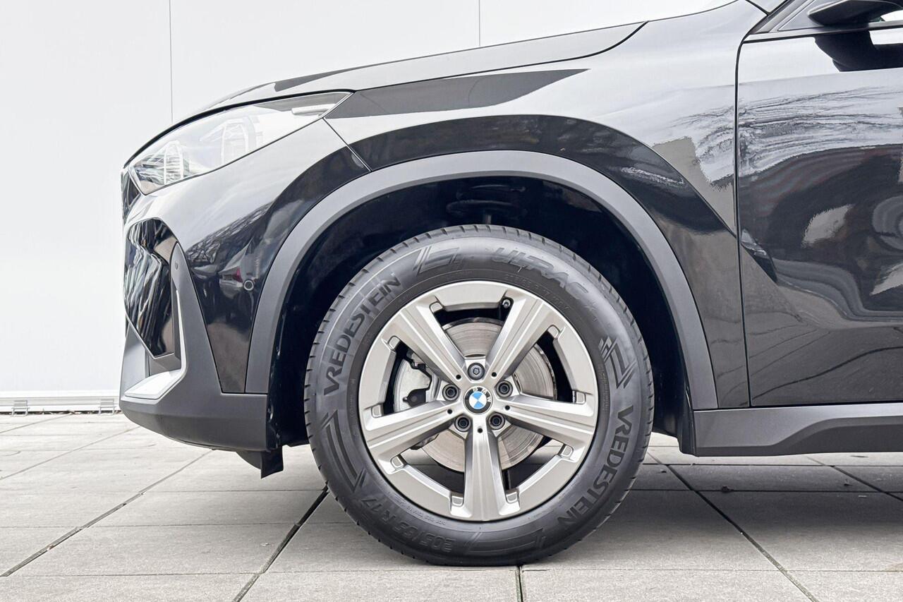 BMW X1 sDrive18i Comfort Acces / Electrische Zwenkhaak / Binnen & Buitenspiegel Automatisch Dimmend / Stoelverwarming / Adaptieve Led verlichting /