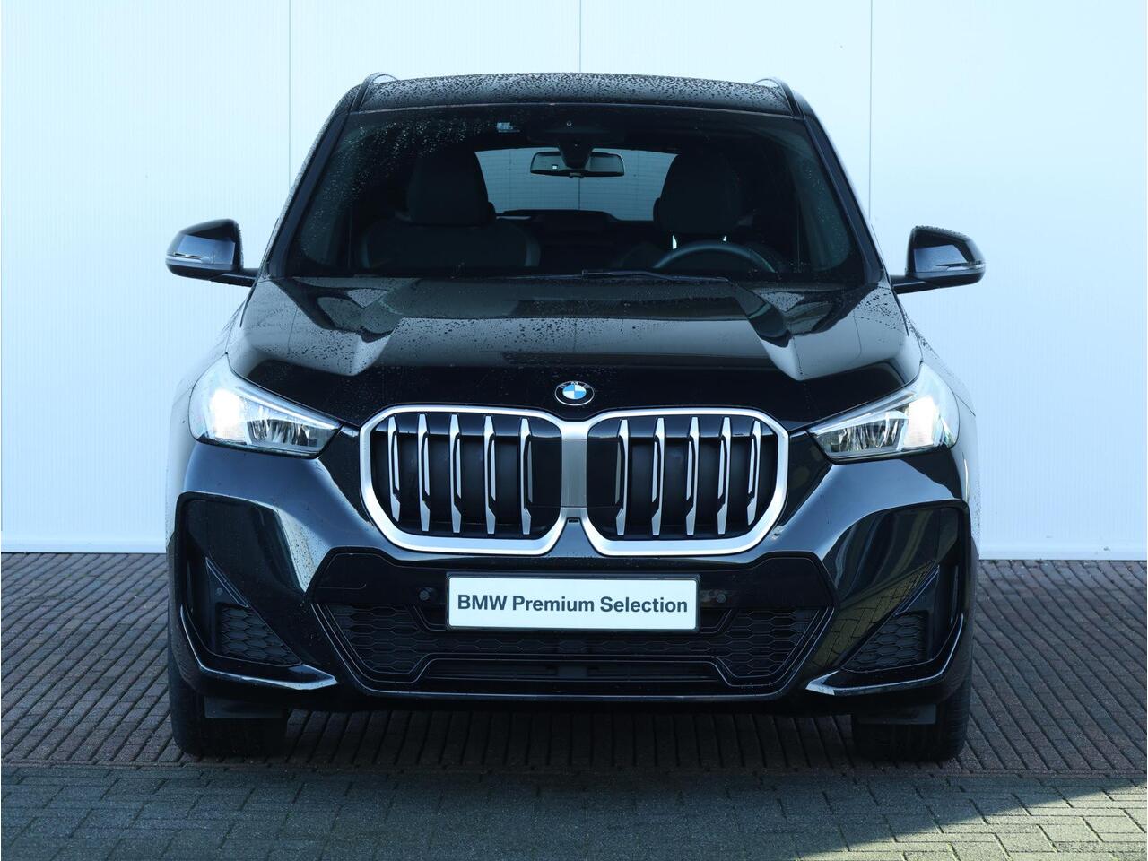 BMW X1 sDrive20i M Sportpakket/ Elektrische Trekhaak/ Sportstoelen/ Sportstoelen/ Getint Glas/ Achteruitrijcamera