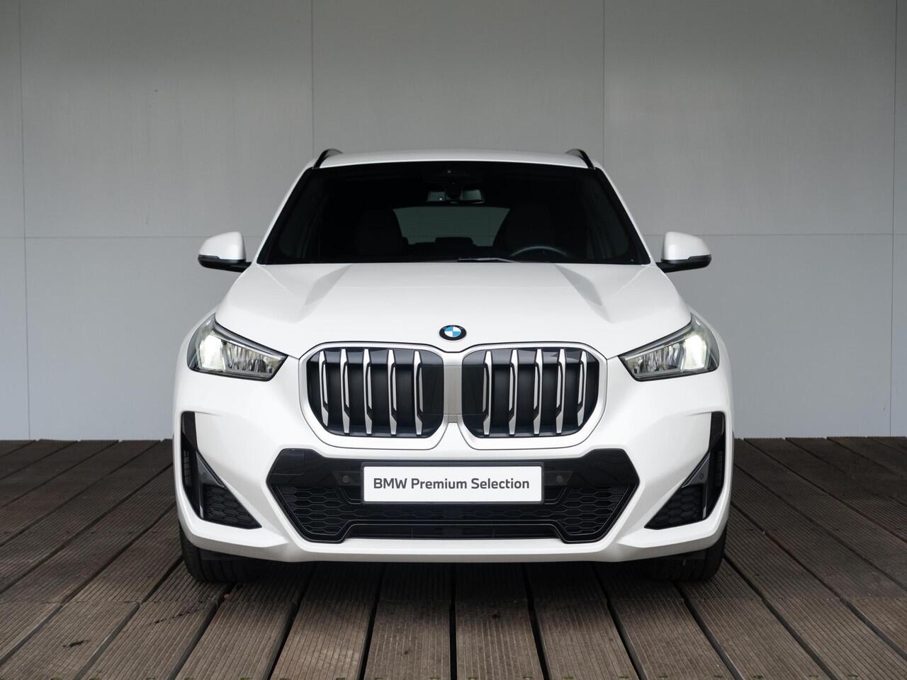 BMW X1 sDrive20i | M Sportpakket | Achteruitrijcamera | Stoelverwarming | PDC | Trekhaak