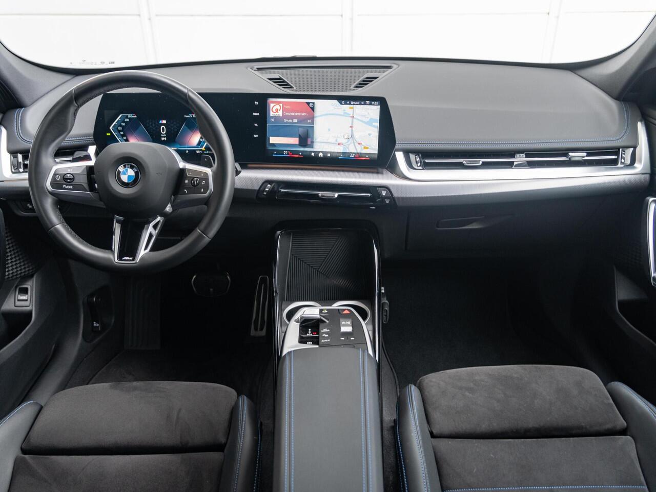 BMW X1 sDrive20i | M Sportpakket | Achteruitrijcamera | Stoelverwarming | PDC | Trekhaak