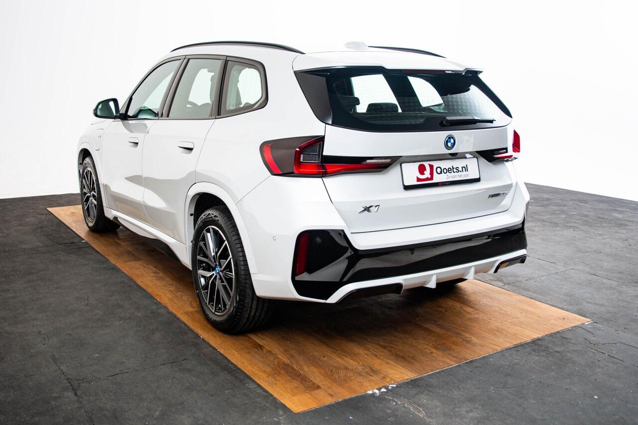 BMW X1 xDrive25e M Sport - Sportstoelen - Elektrisch verwarmde voorstoelen - Driving Assistant Plus - Comfort acces - Grootlichtassistent - Premium Pack -