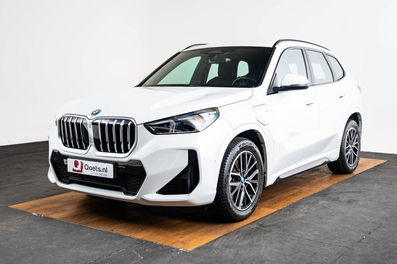 BMW X1 xDrive25e M Sport - Sportstoelen - Elektrisch verwarmde voorstoelen - Driving Assistant Plus - Comfort acces - Grootlichtassistent - Premium Pack -
